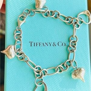 Tiffany & Co 💯% Auth Elsa Peretti Heart Charm Bracelet w/Box ✨925 Sterling ✨EUC